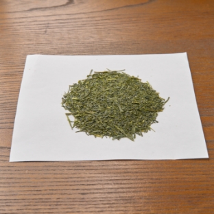 苦くない、渋くない、 旨みを凝縮させた深蒸し茶